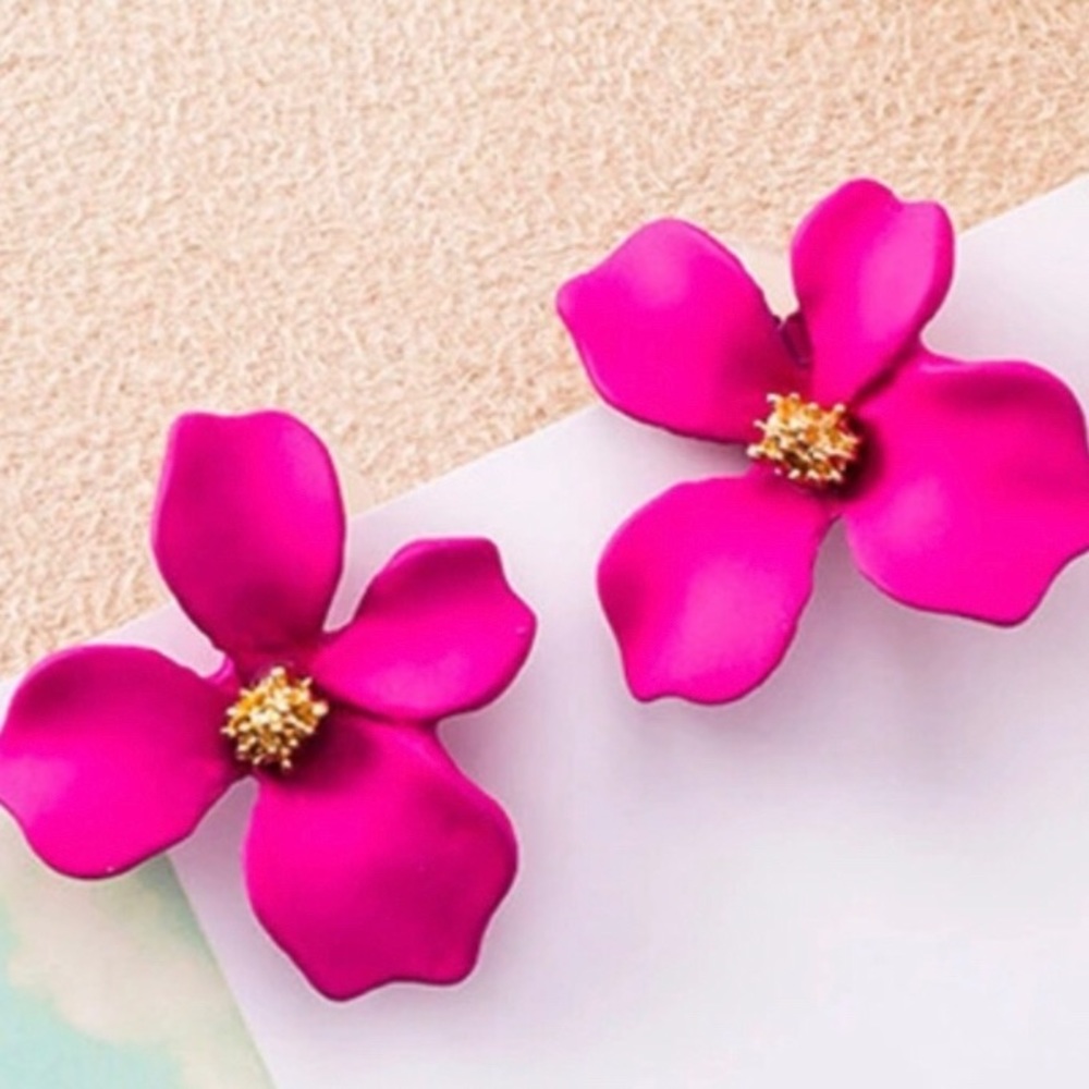 Beautiful Pink Flower Earrings - Picture 1 of 2